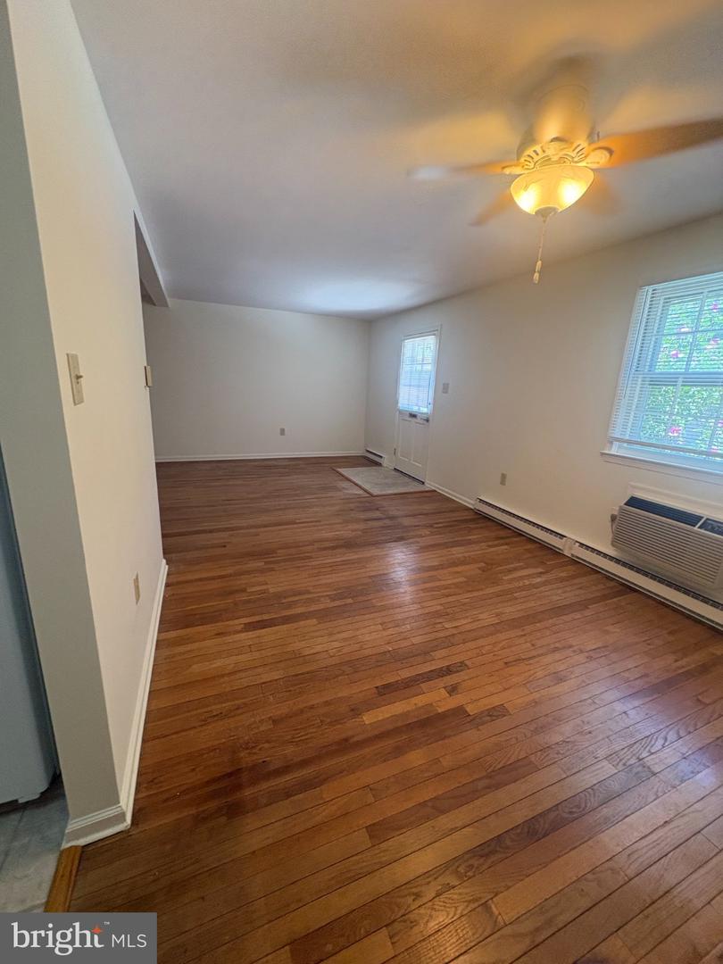1116 Wayne Ave Property Photo 4