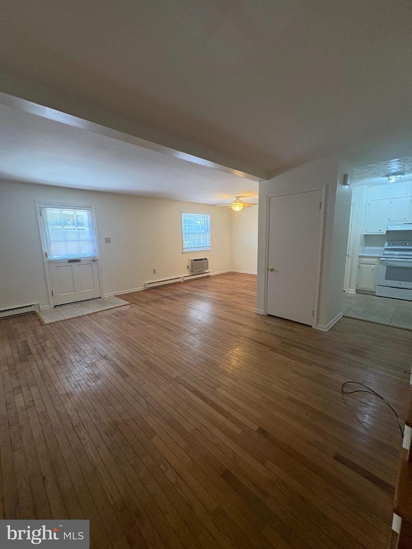 1116 Wayne Ave Property Photo 6