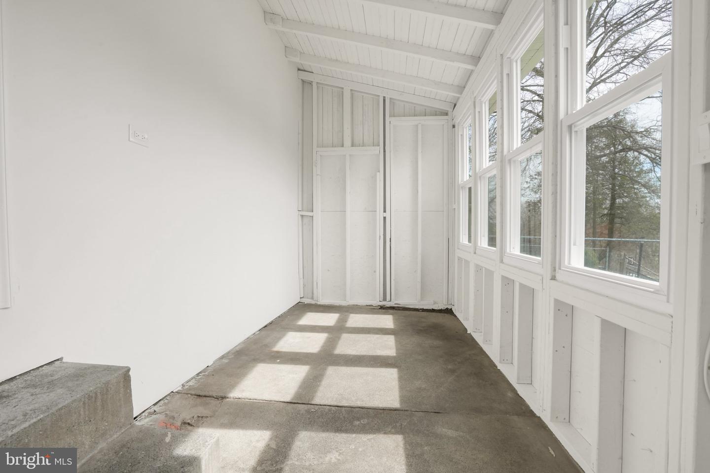 228 Bridge St #1 Property Photo 17