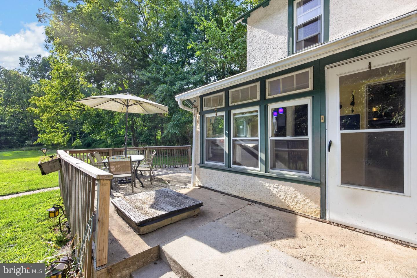 131 Pine Swamp Rd Property Photo 3