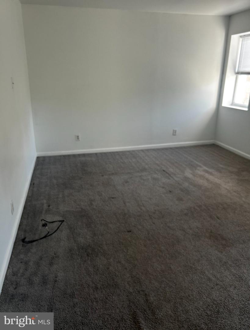 29 N Main St #3c Property Photo 3