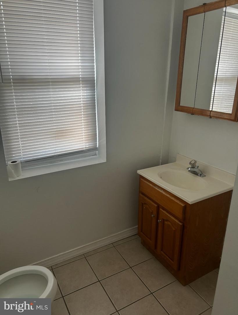 29 N Main St #3c Property Photo 6