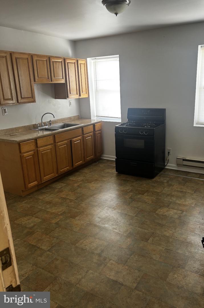 29 N Main St #3c Property Photo 7