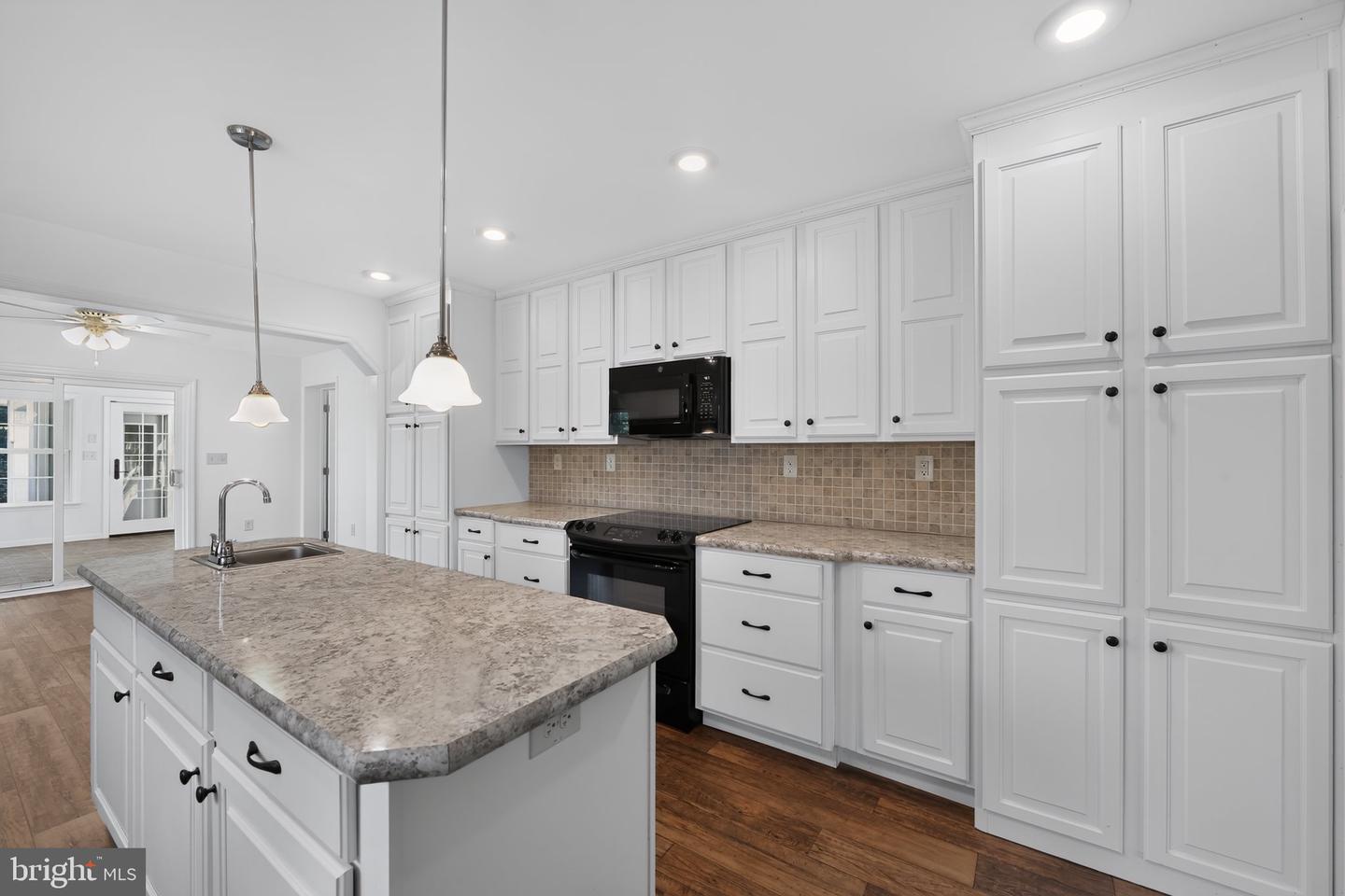 1211 Street Rd Property Photo 6
