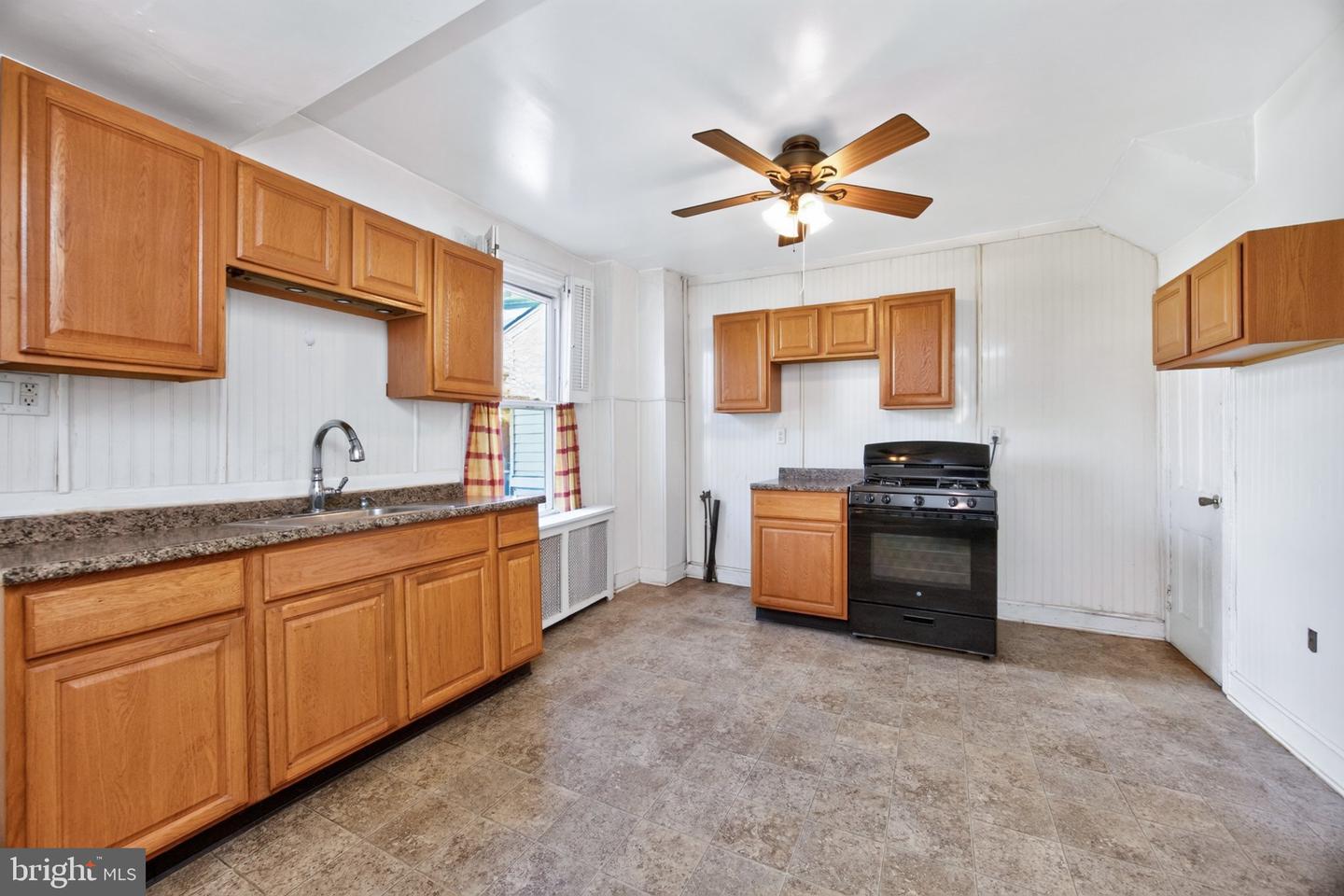126 Green St Property Photo 5