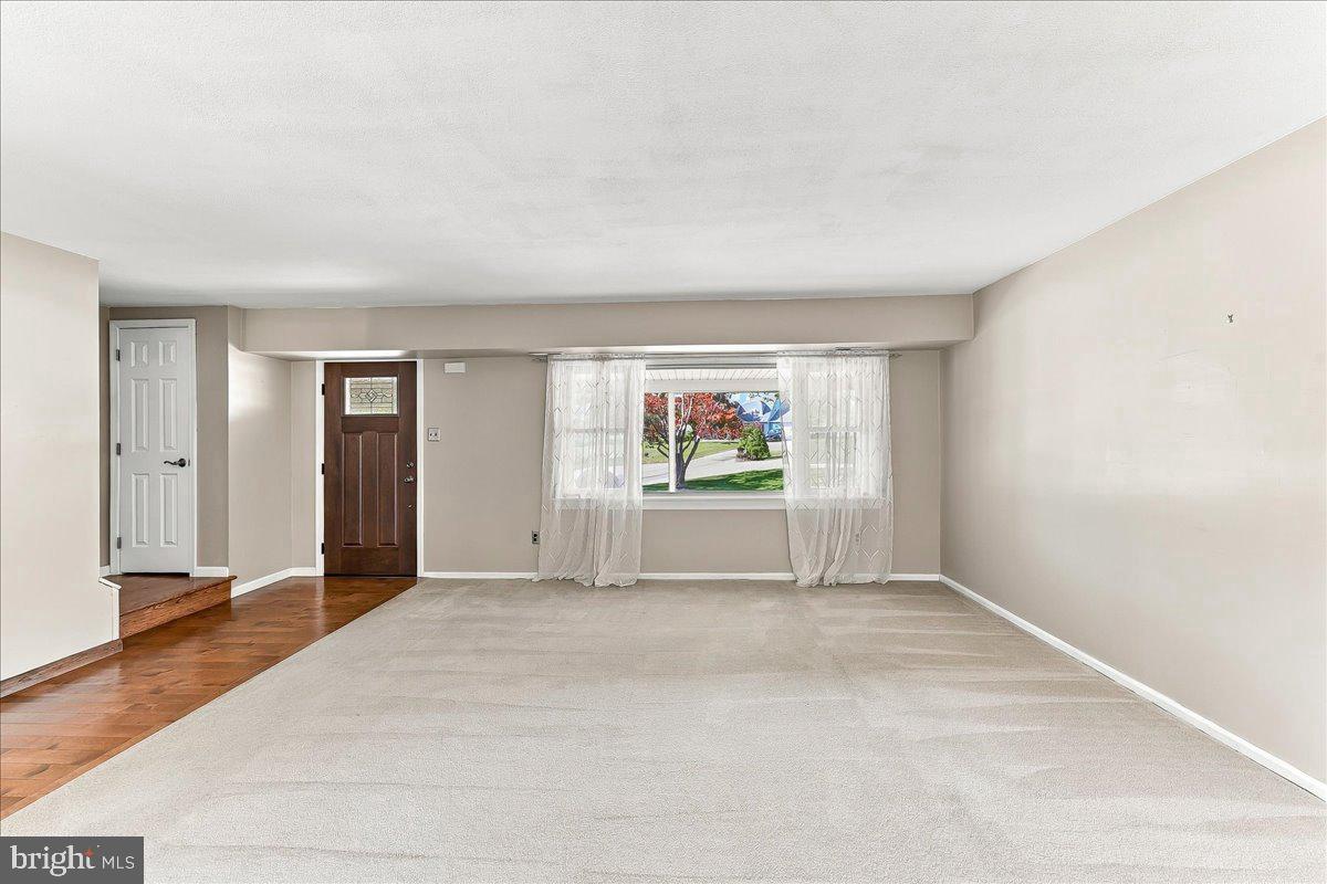 204 Colwyn Ter Property Photo 4