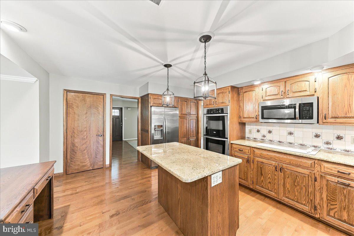 204 Colwyn Ter Property Photo 12
