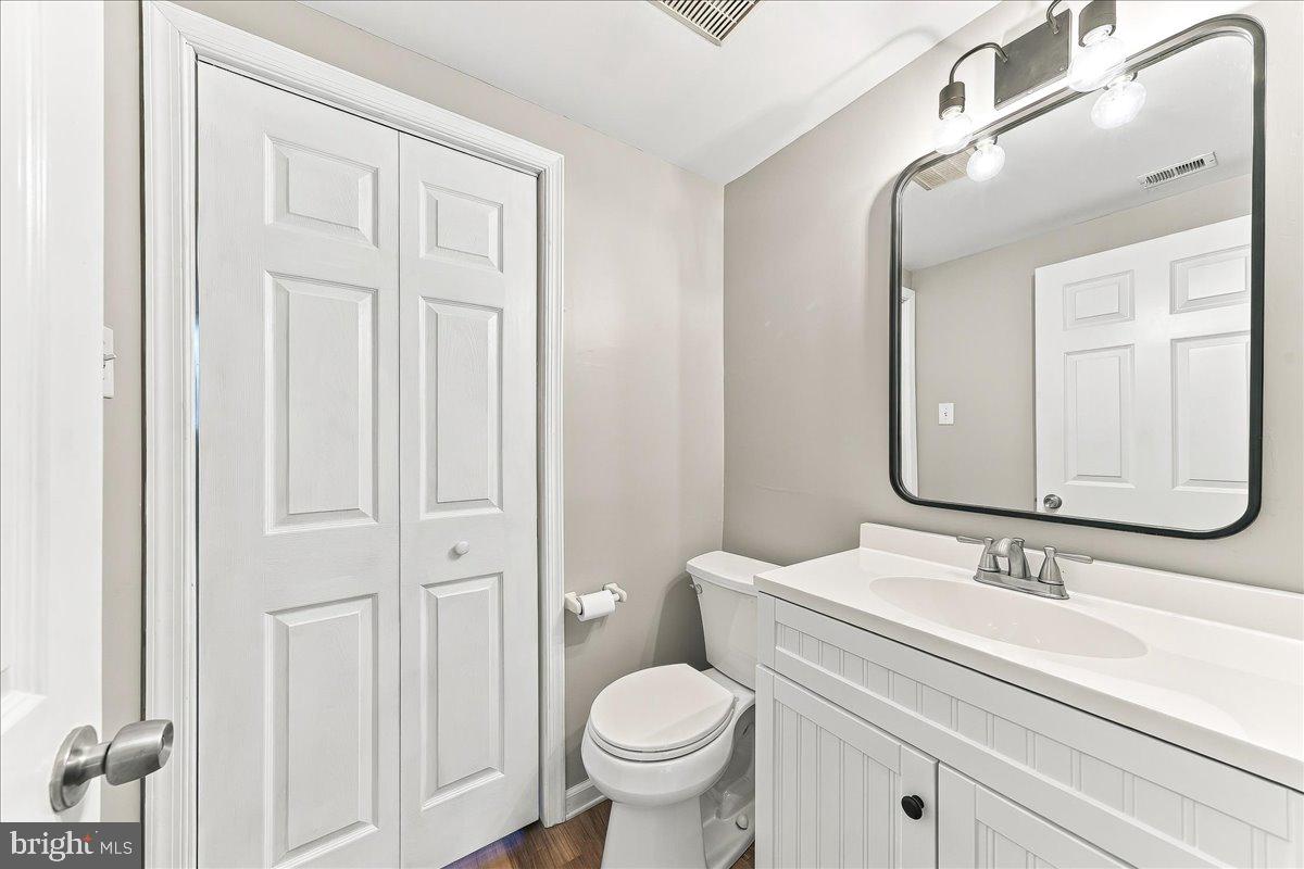 204 Colwyn Ter Property Photo 21