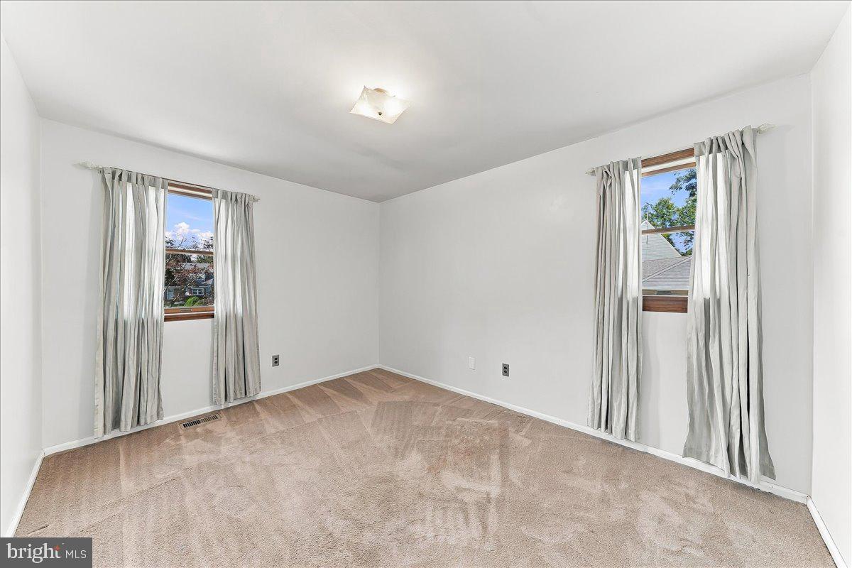 204 Colwyn Ter Property Photo 31