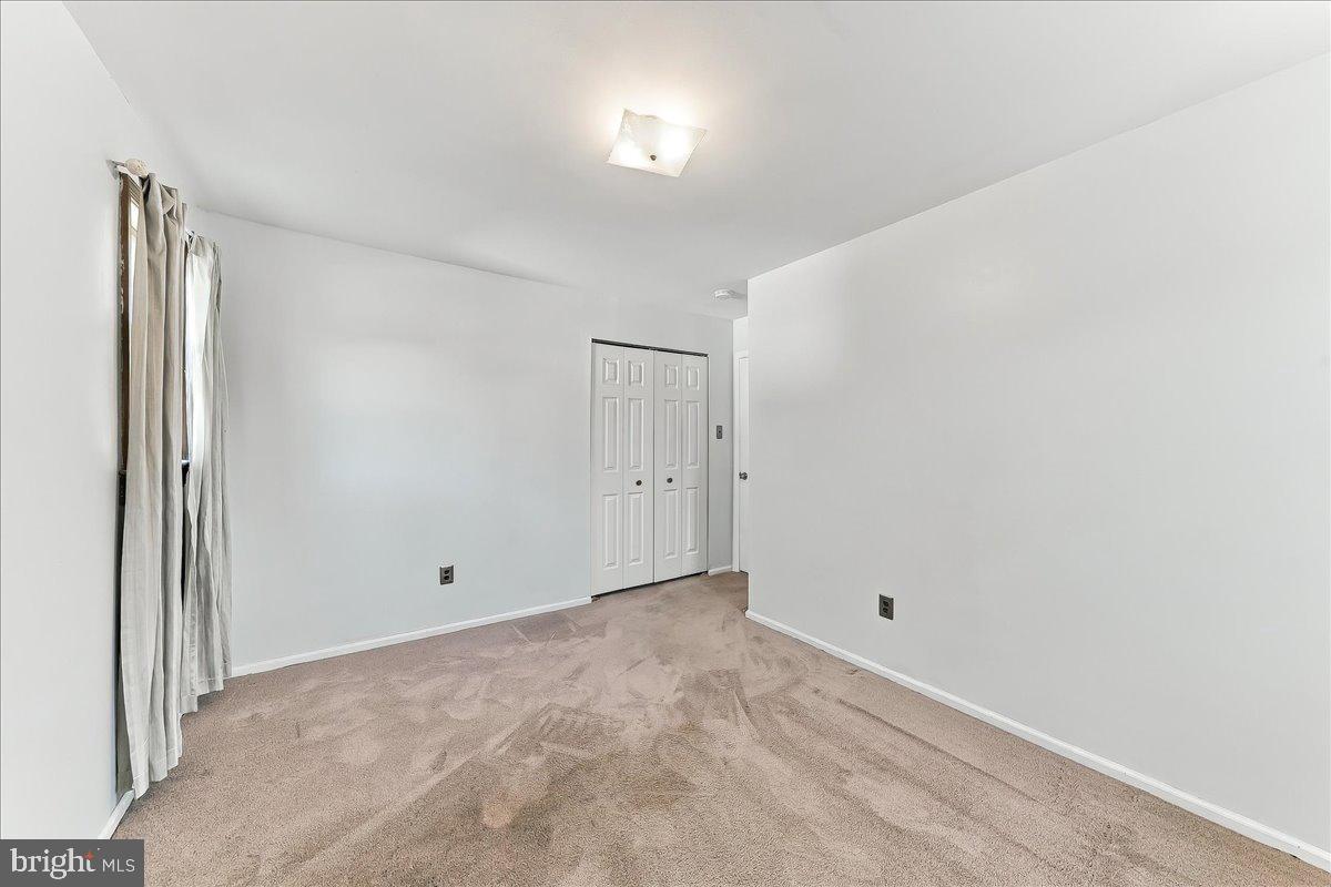 204 Colwyn Ter Property Photo 32