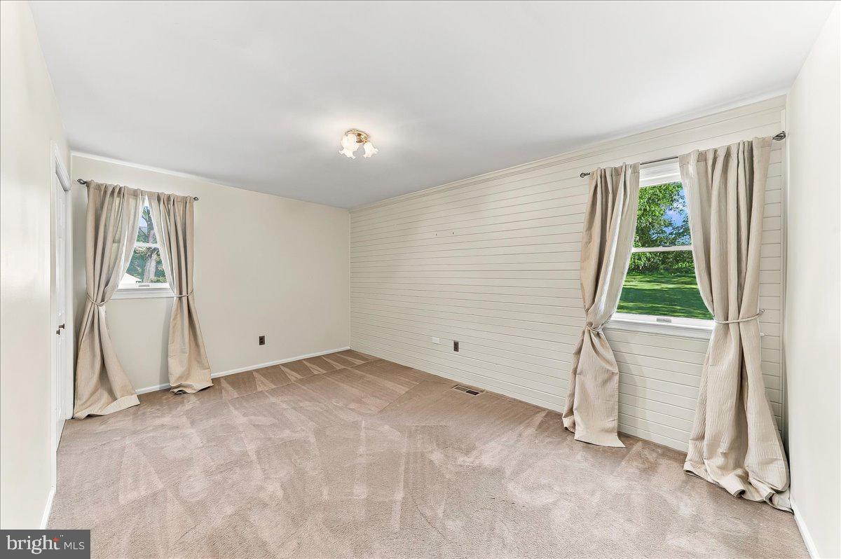 204 Colwyn Ter Property Photo 33