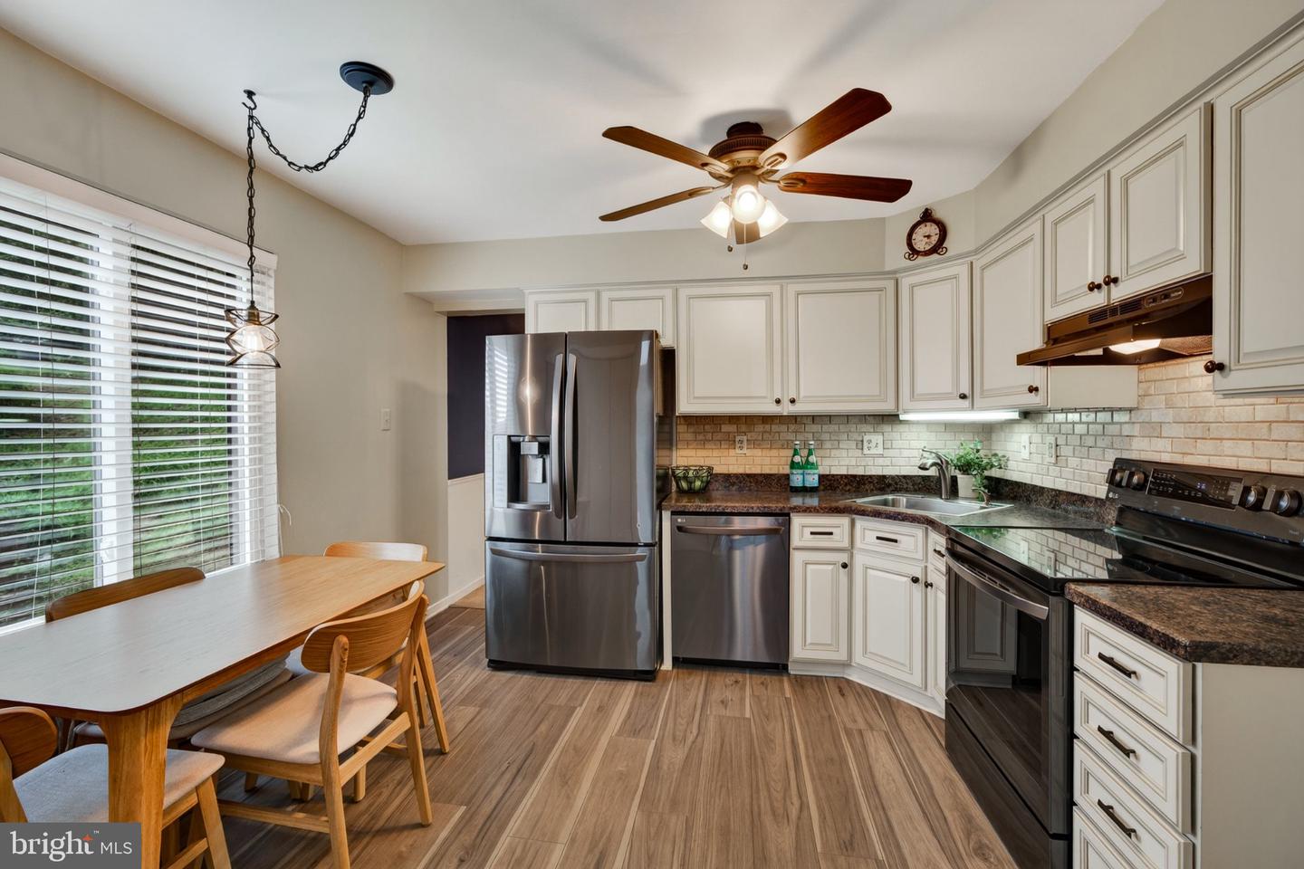 1312 Rhode Island Cir Property Photo 9