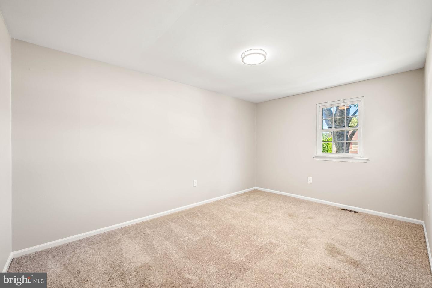 704 S Washington St Property Photo 13