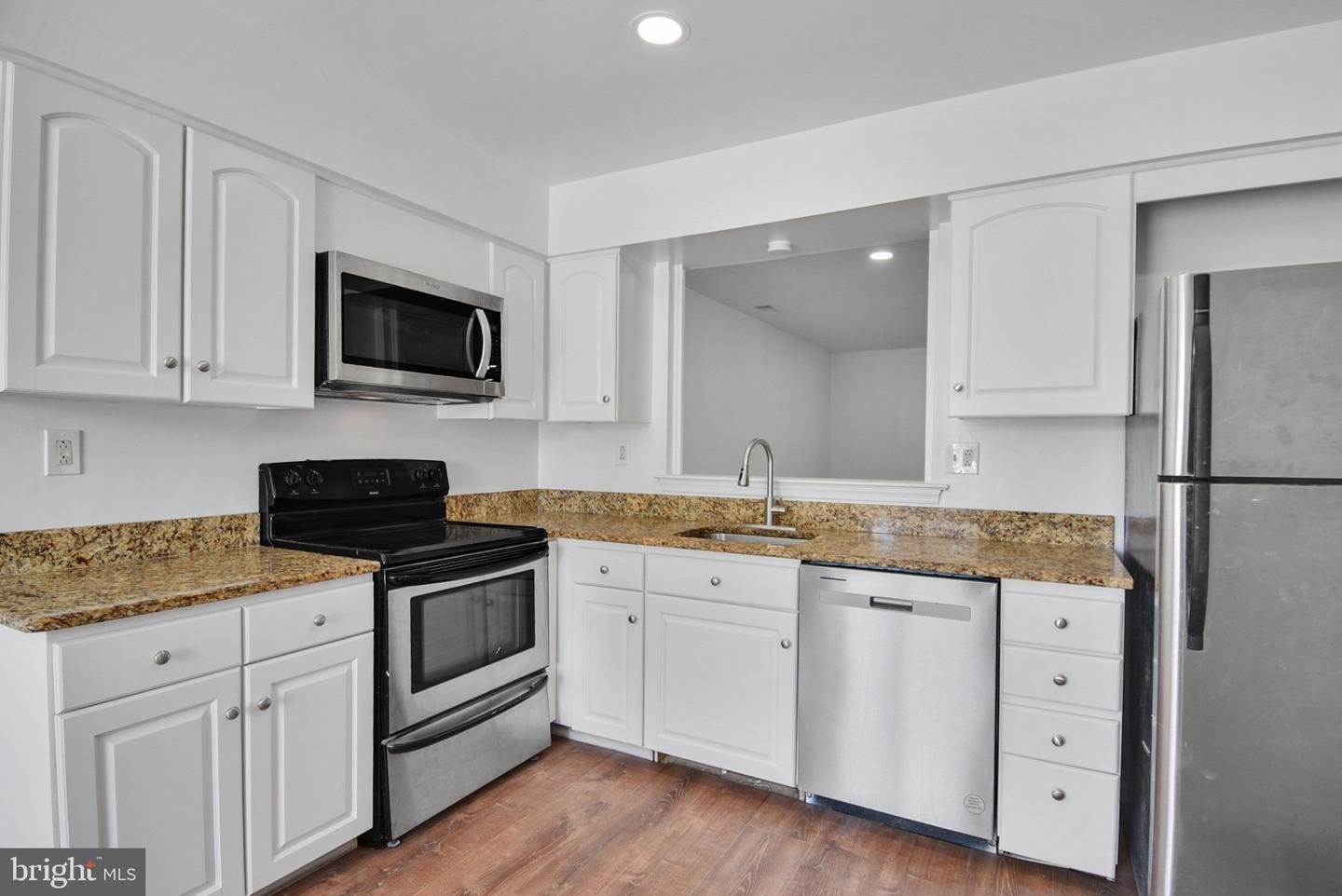 107 CONWAY CT Property Photo 1