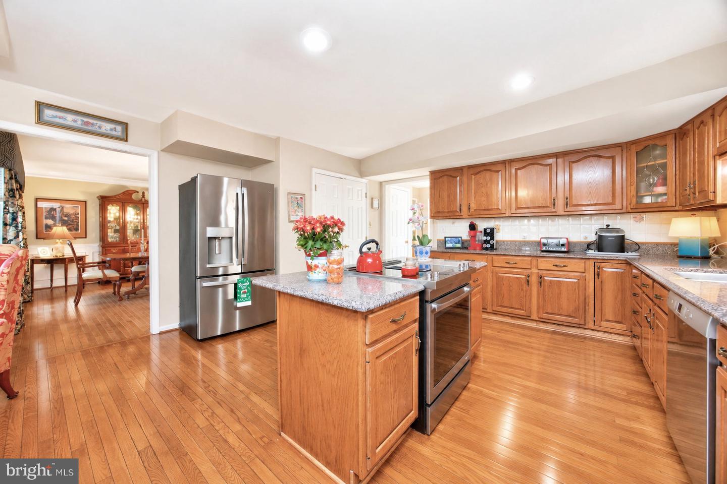 1606 E Glenmont Ln Property Photo 13