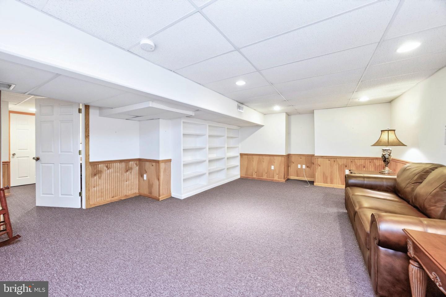 1606 E Glenmont Ln Property Photo 39