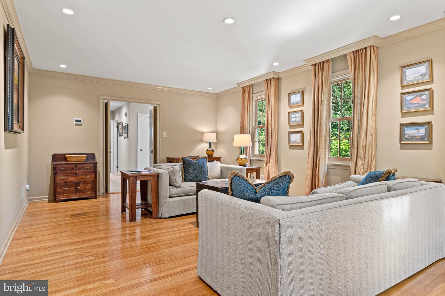 54 N Waterloo Rd Property Photo 4