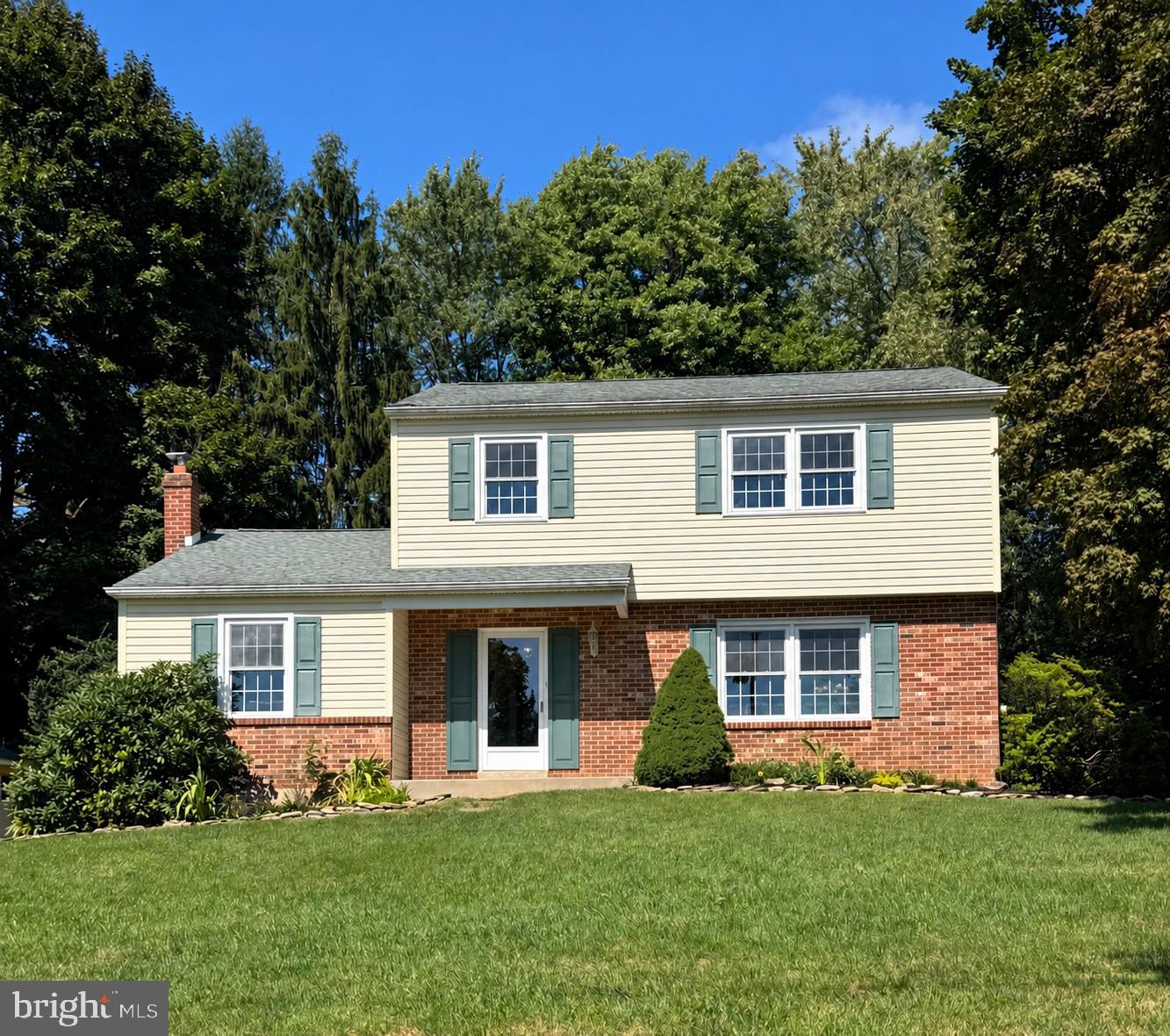 497 Stewart Dr Property Photo 1