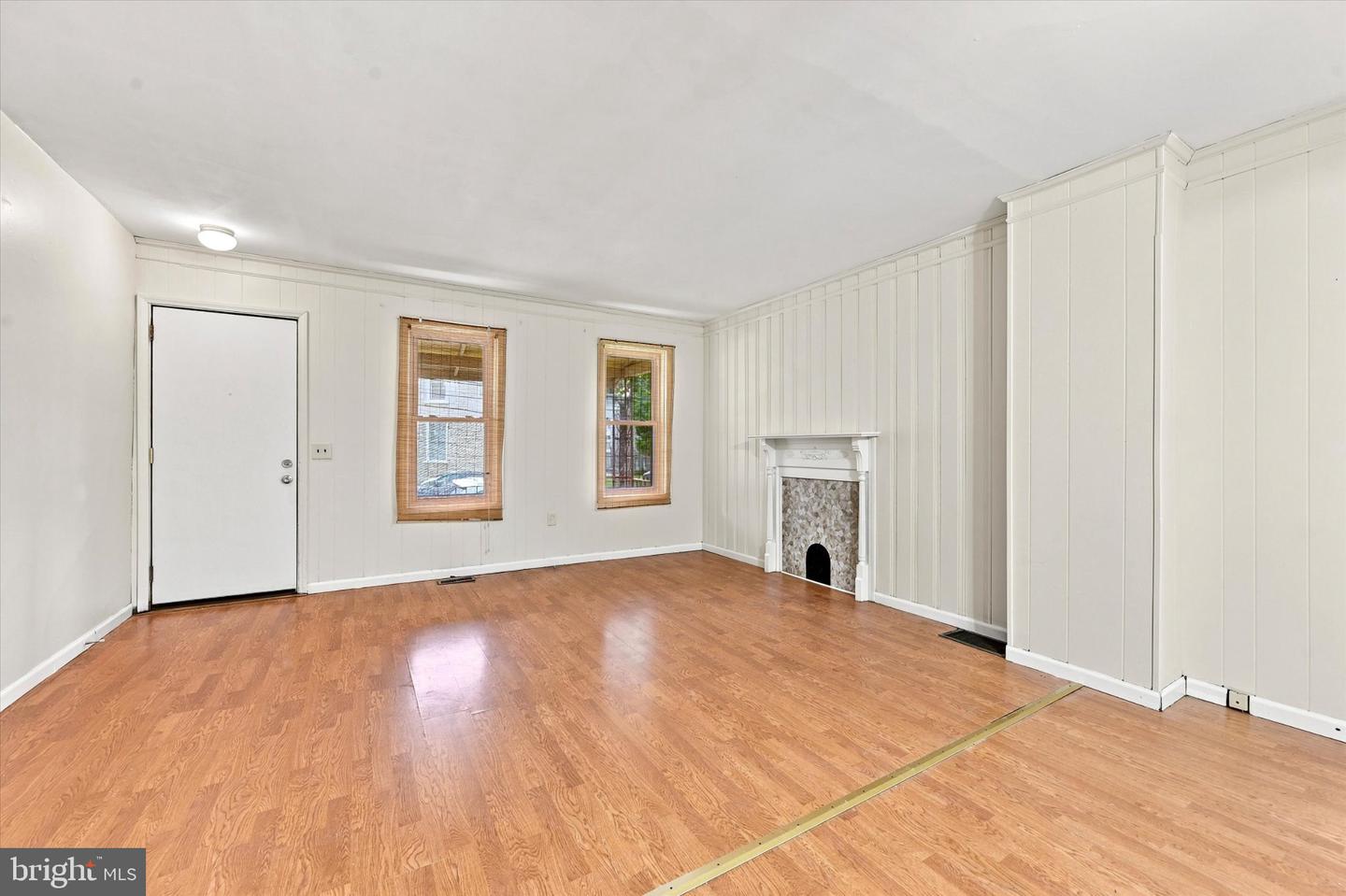20 S 5th Ave Property Photo 5