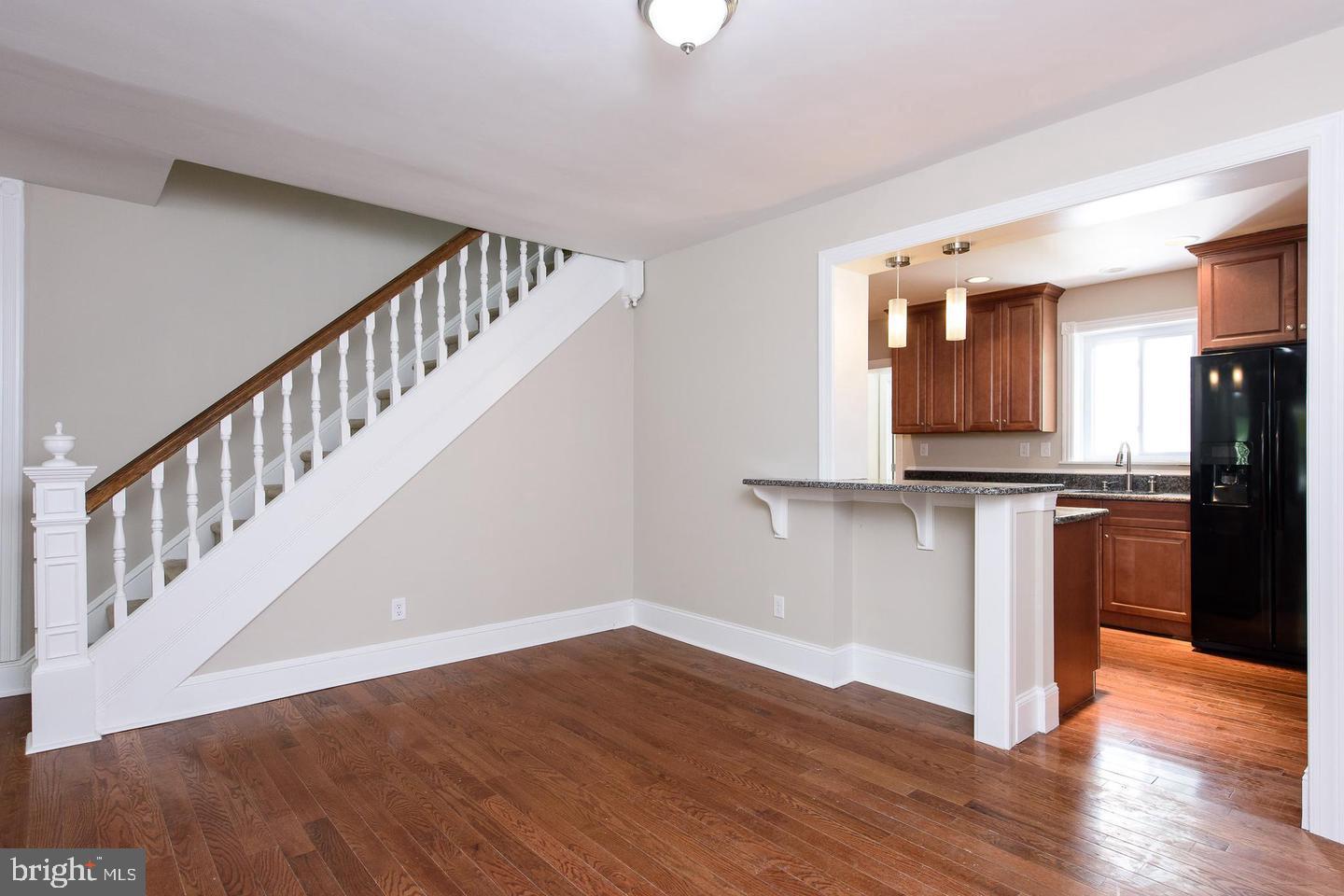 214 Highland Ave Property Photo 8