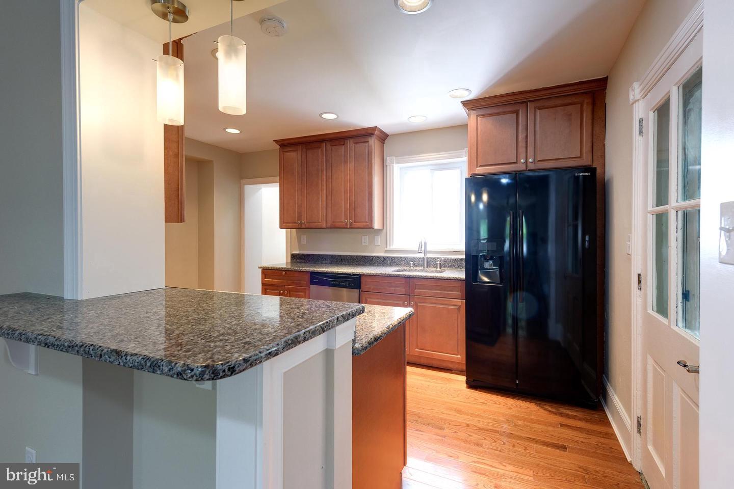 214 Highland Ave Property Photo 9