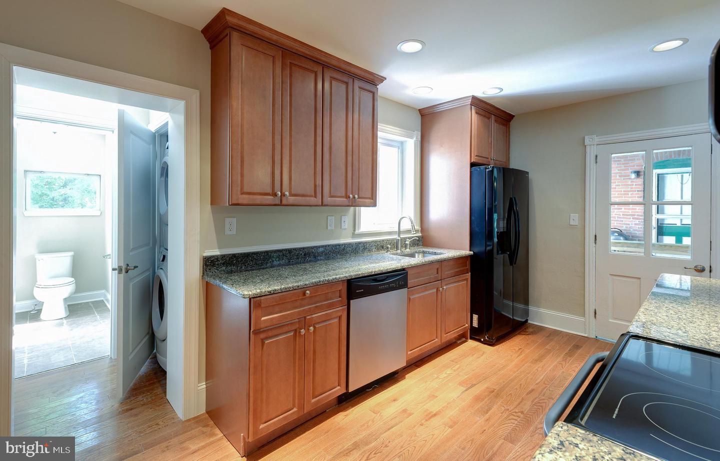 214 Highland Ave Property Photo 13