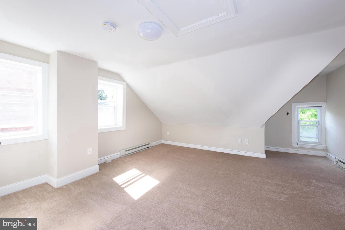 214 Highland Ave Property Photo 18