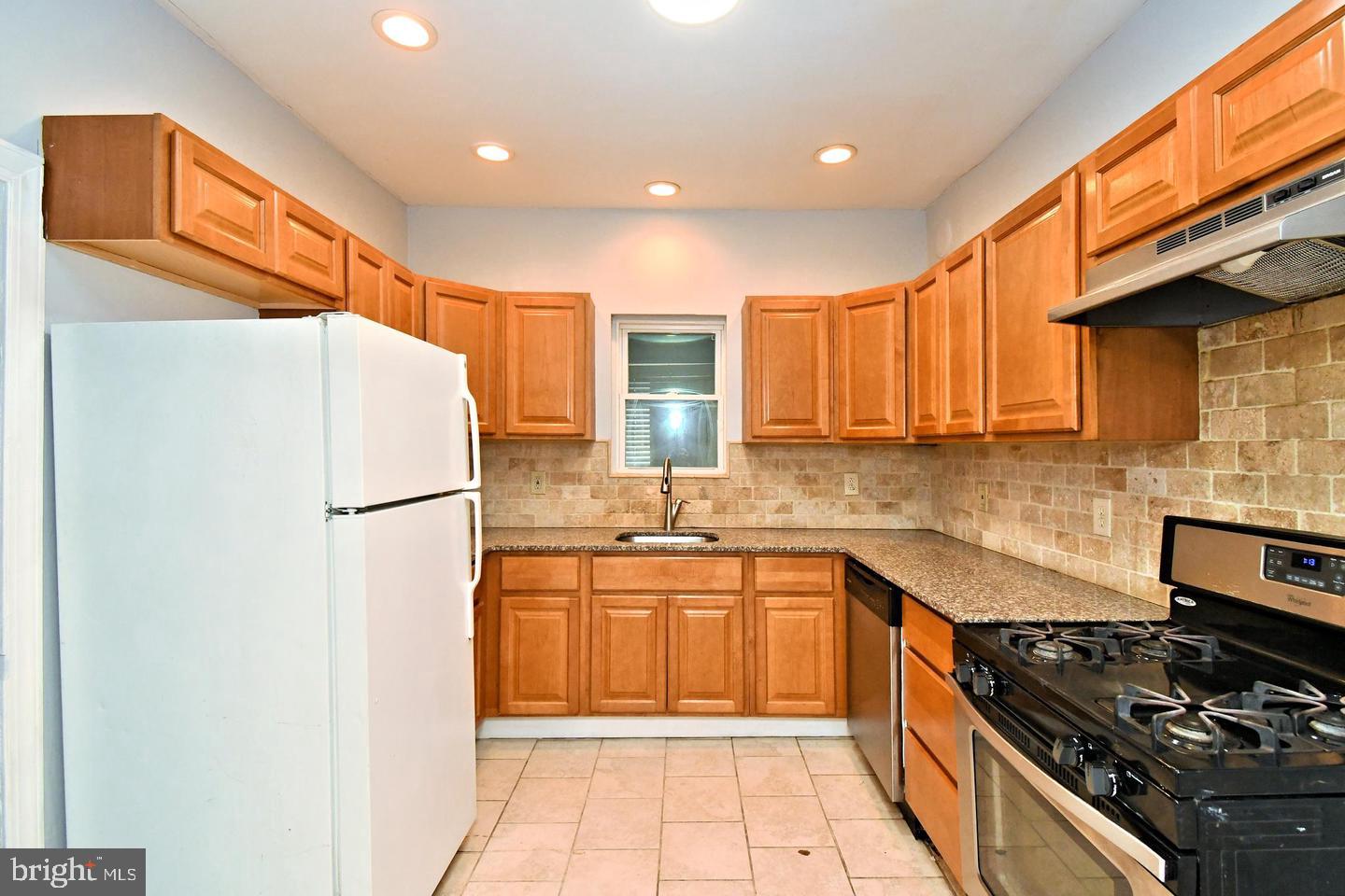 58 Pennsylvania Ave Property Photo 12