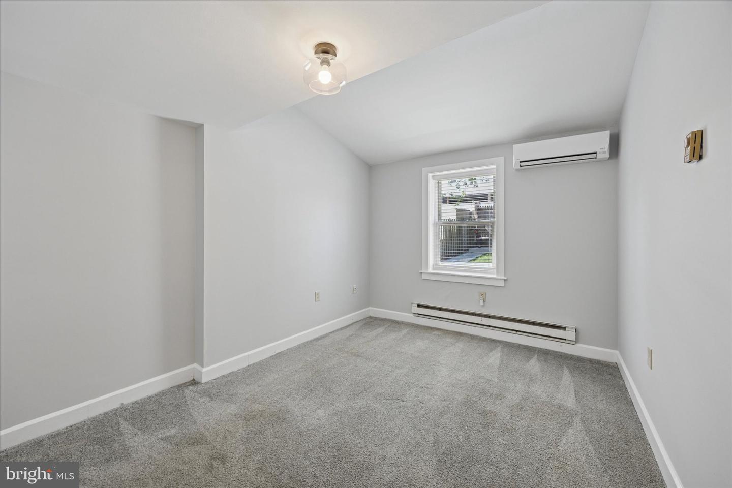 117 E Miner St #a Property Photo 4