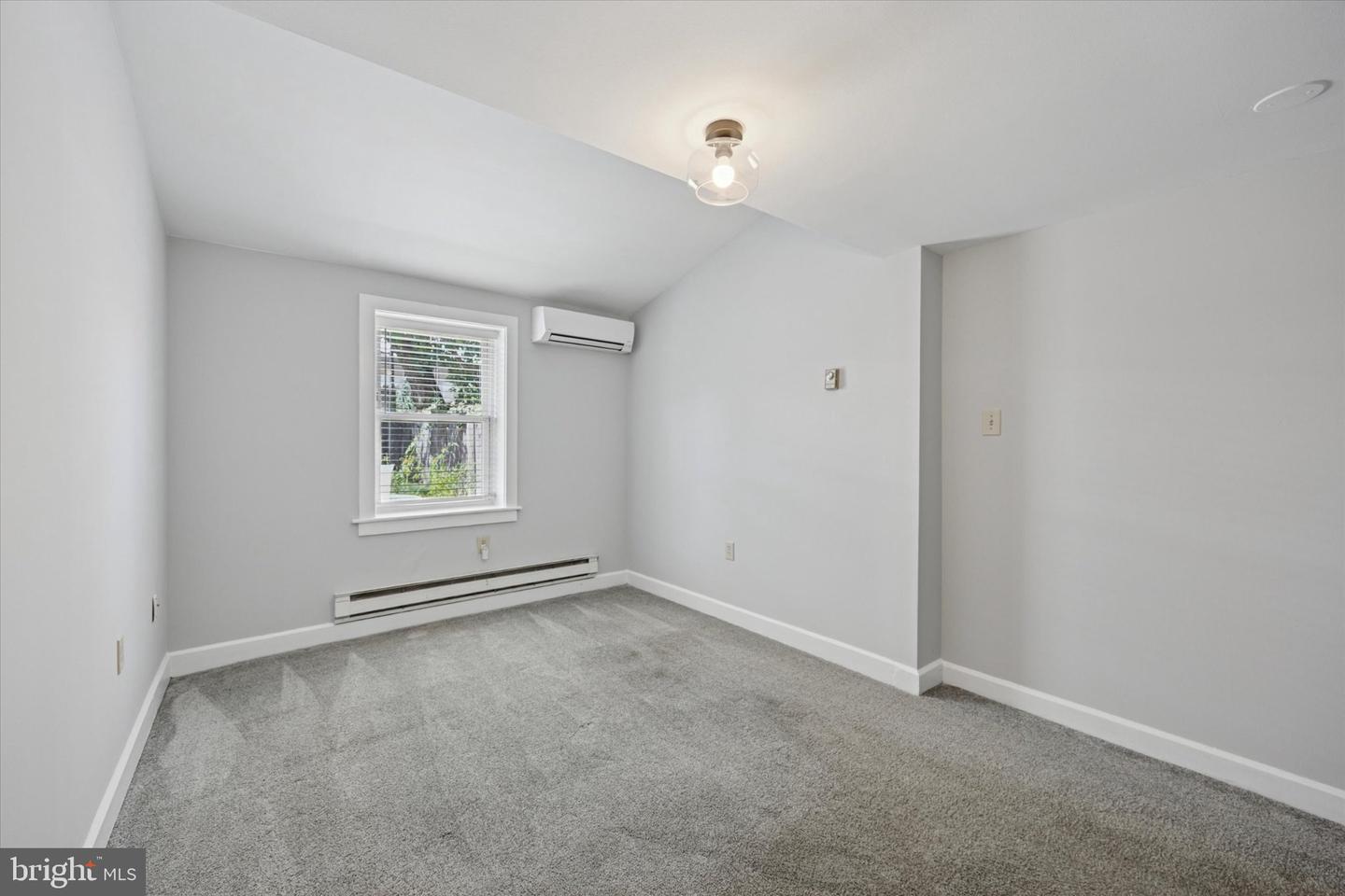117 E Miner St #a Property Photo 6