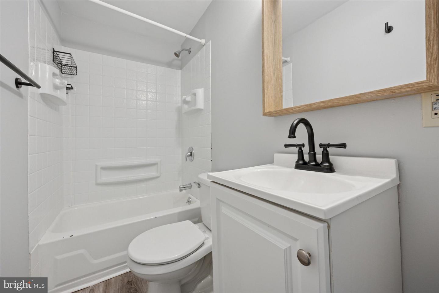 117 E Miner St #a Property Photo 8