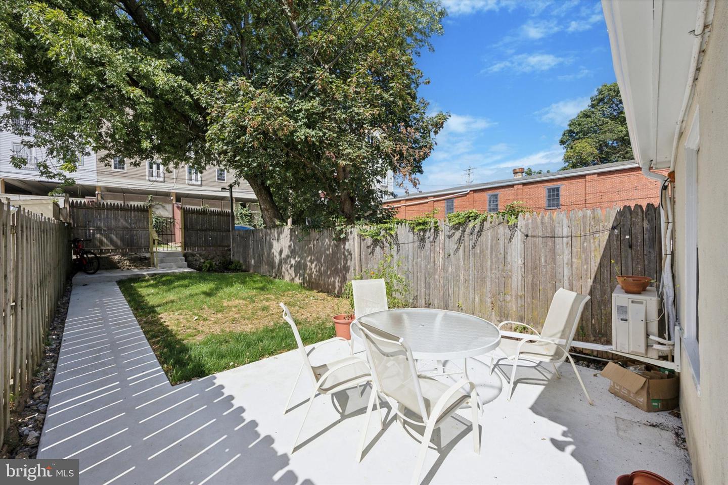 117 E Miner St #a Property Photo 16