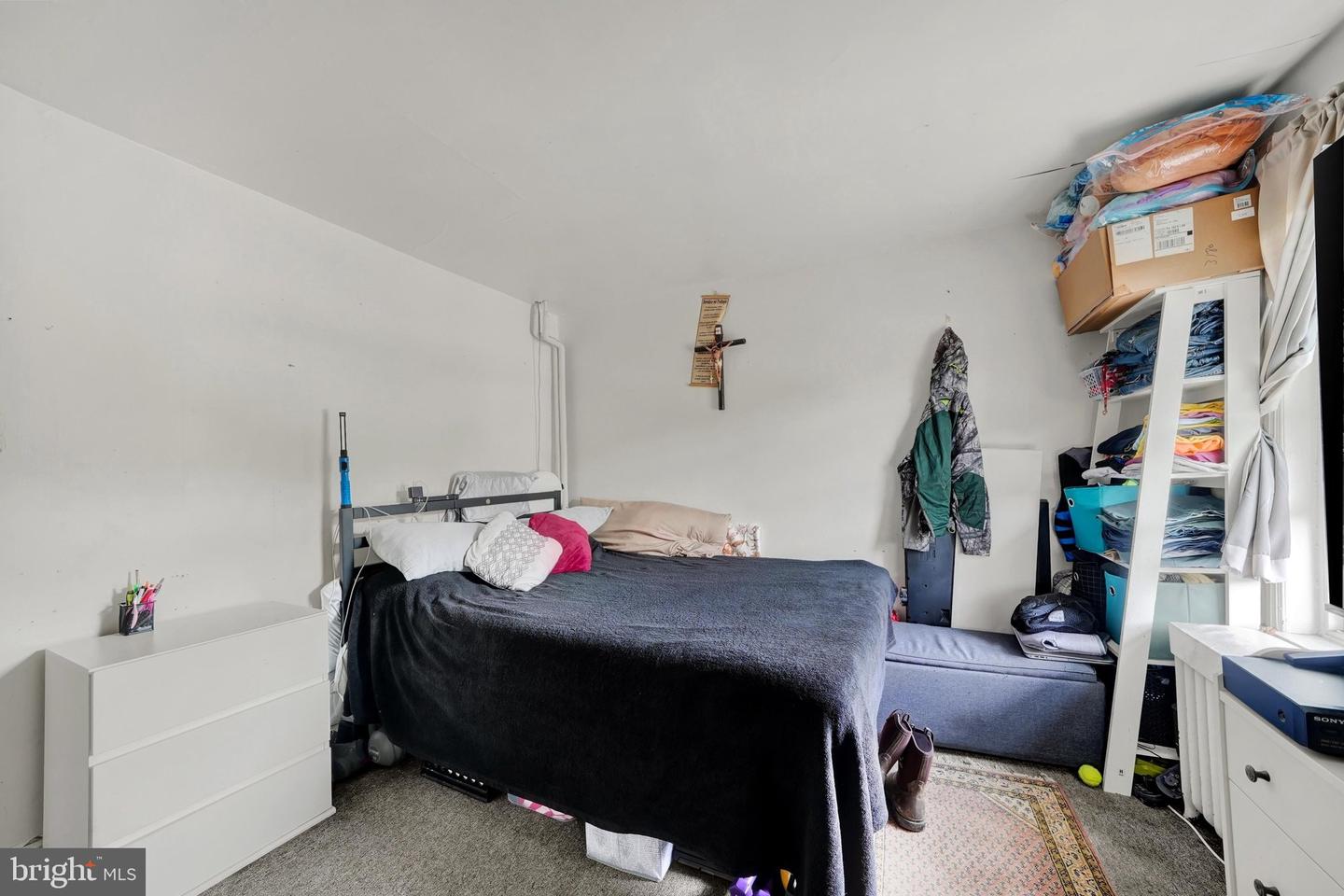 564 Elm St Property Photo 4