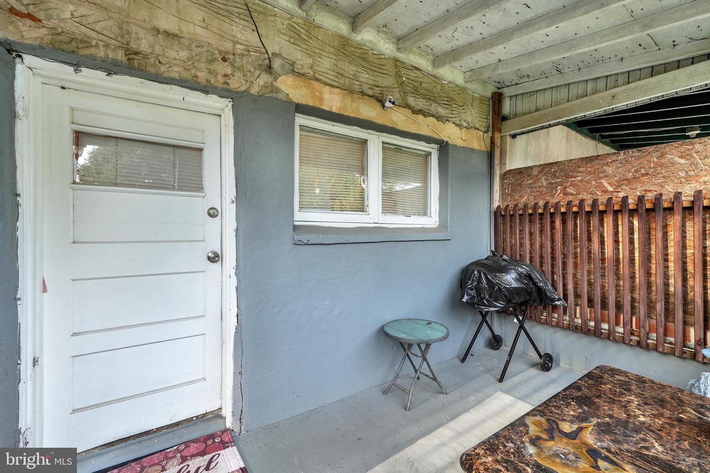 564 Elm St Property Photo 25