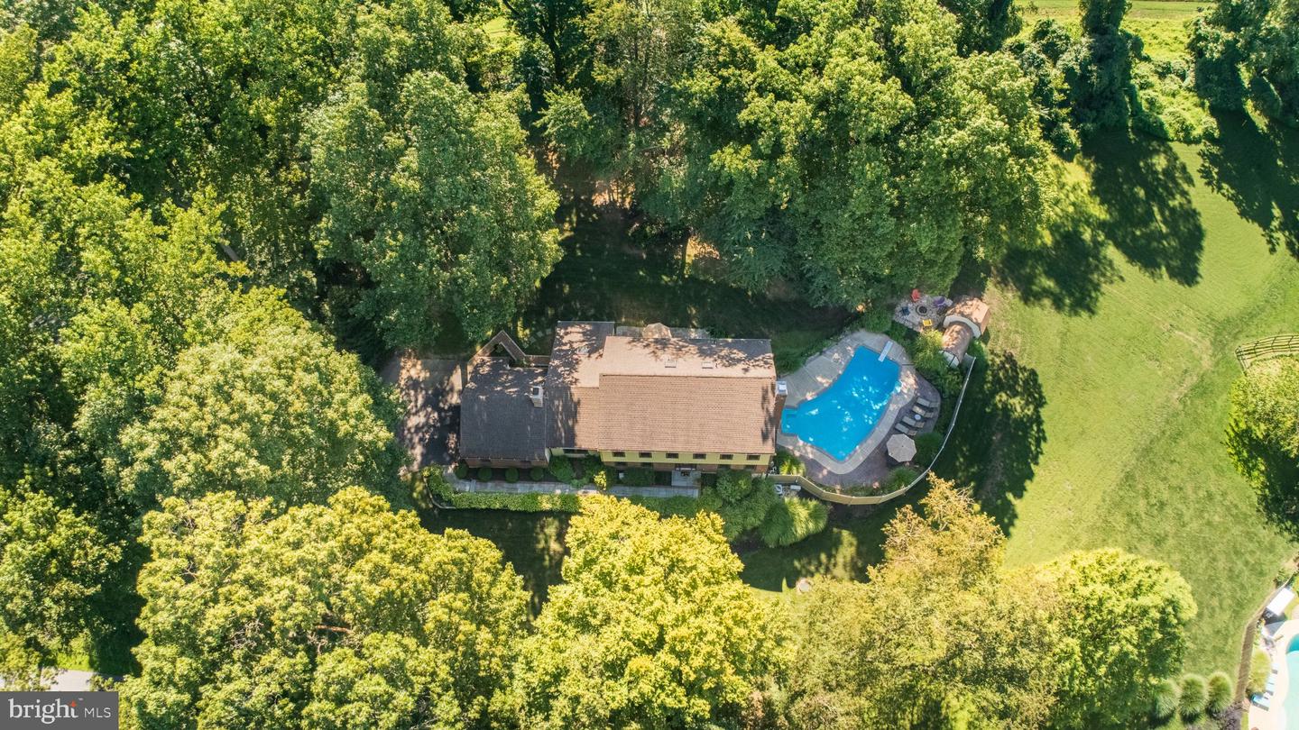 816 Nathan Hale Dr Property Photo 3