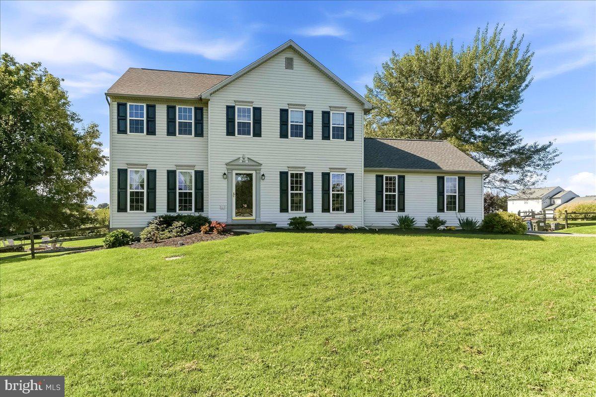 822 Waterway Rd Property Photo 1