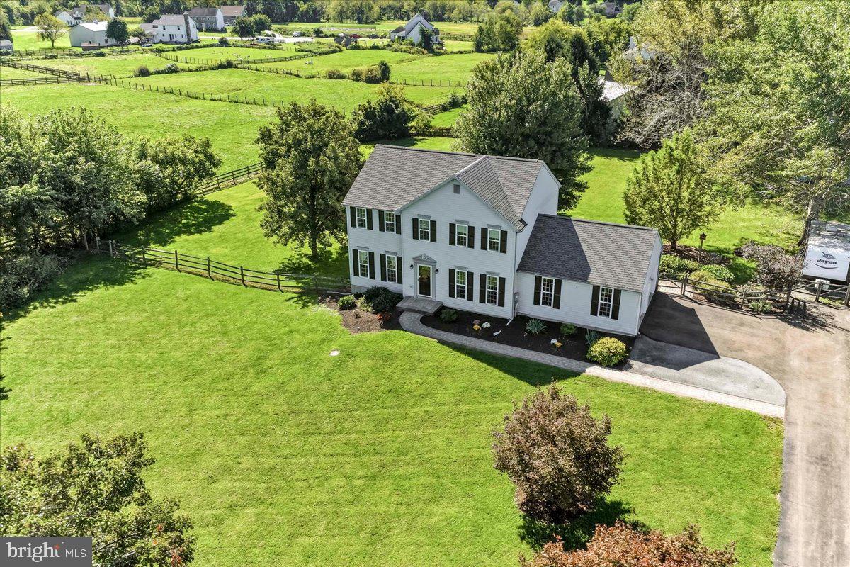 822 Waterway Rd Property Photo 3