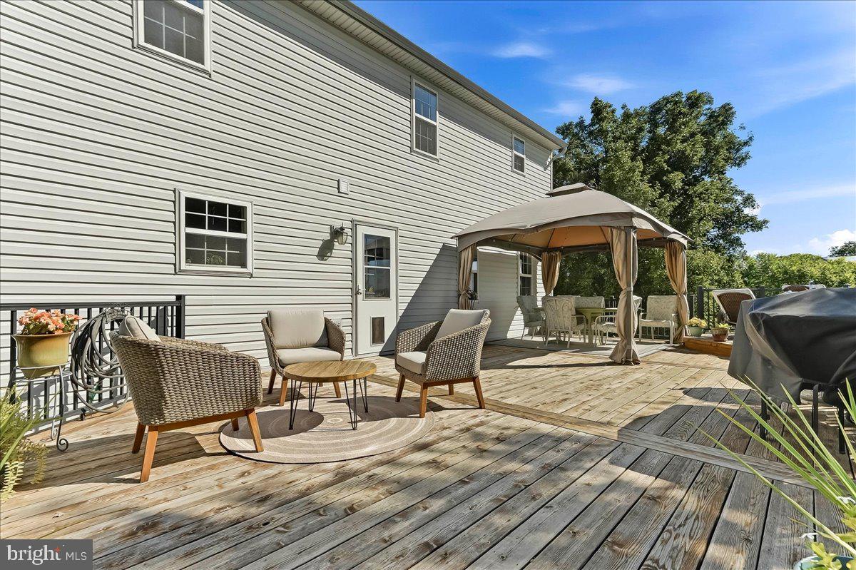822 Waterway Rd Property Photo 6