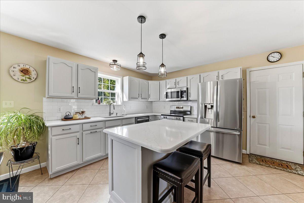 822 Waterway Rd Property Photo 8