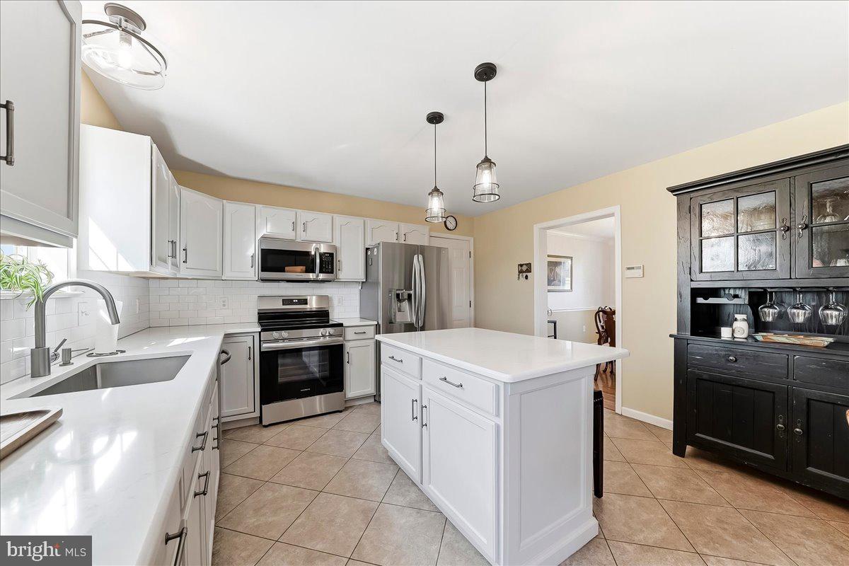 822 Waterway Rd Property Photo 11