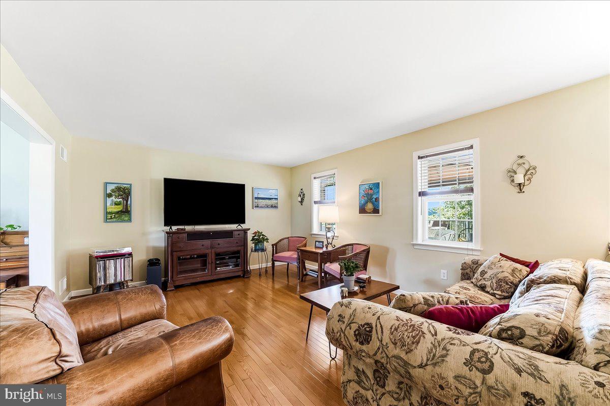 822 Waterway Rd Property Photo 12