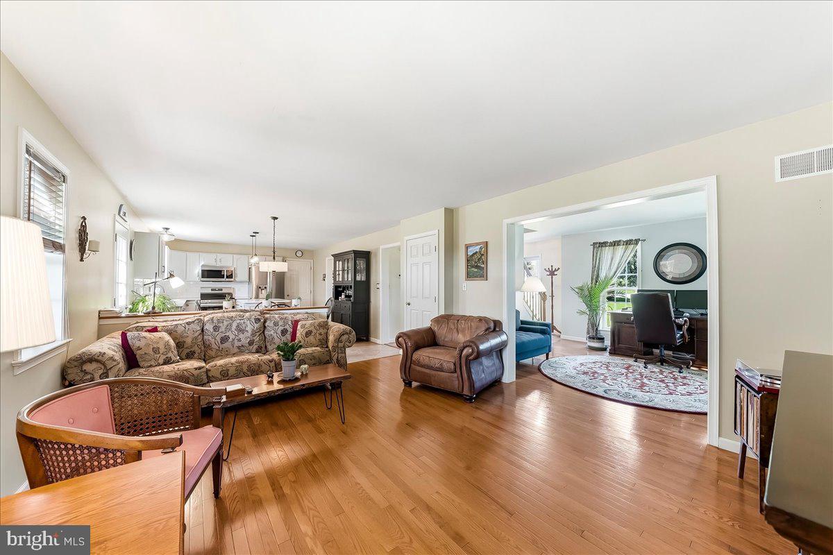 822 Waterway Rd Property Photo 14