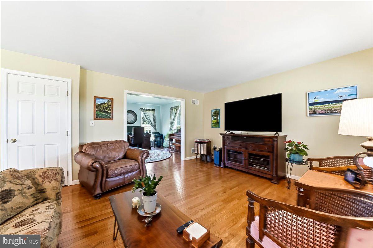 822 Waterway Rd Property Photo 15
