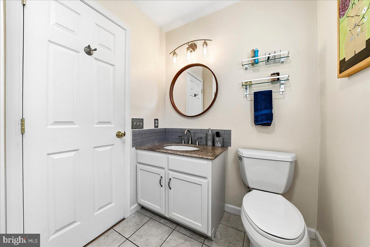 822 Waterway Rd Property Photo 25