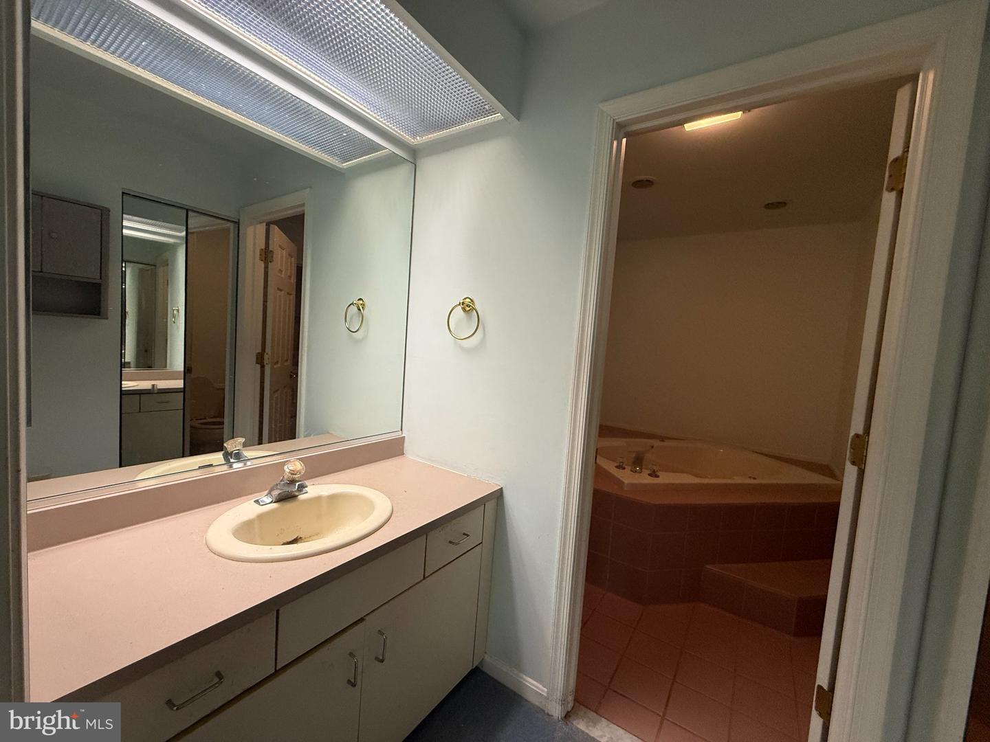 608 Westridge Ct #116 Property Photo 12