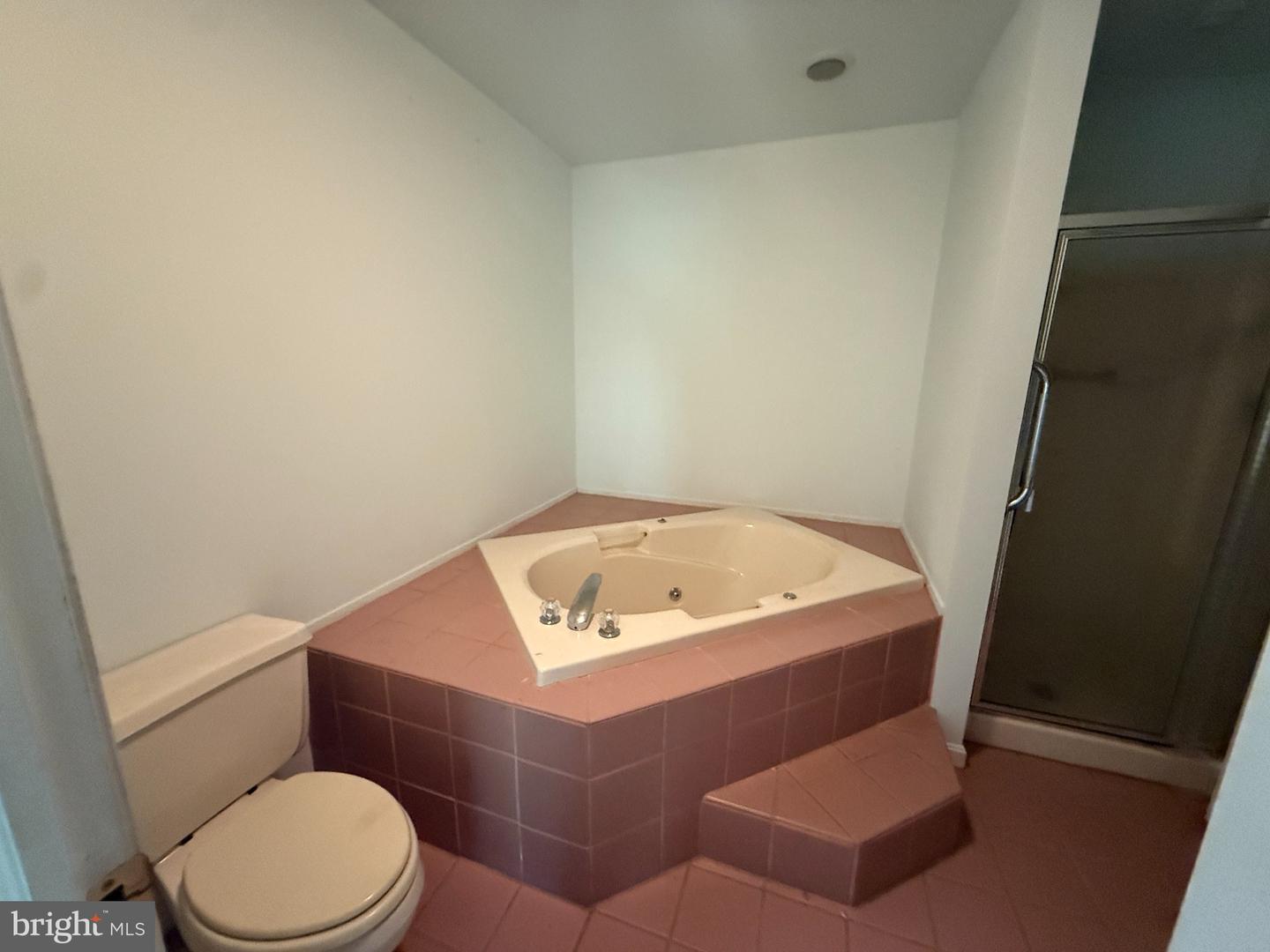 608 Westridge Ct #116 Property Photo 13