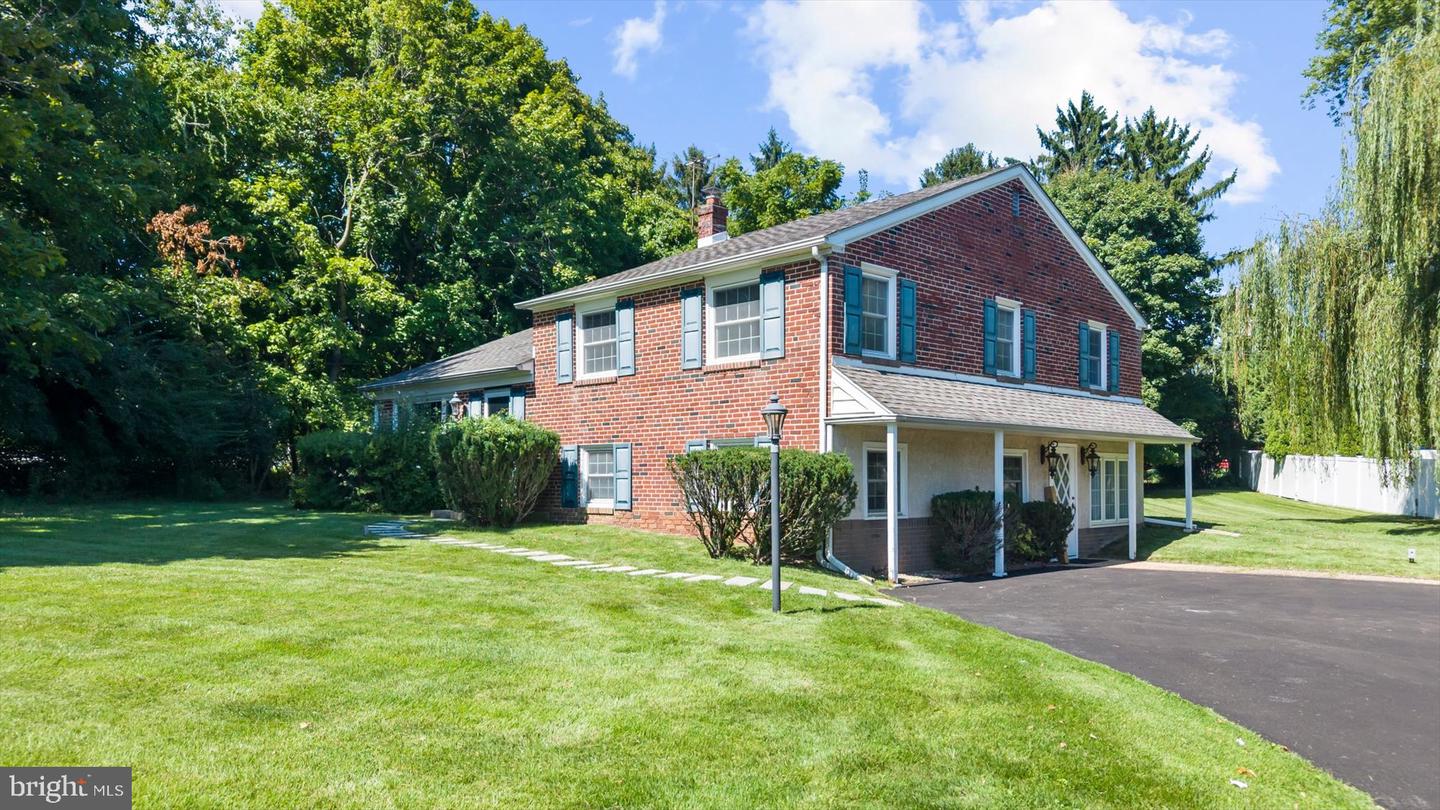 11 ANTHONY WAYNE DR