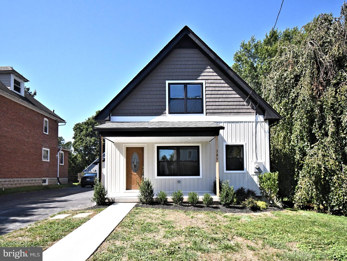 341 Laurelwood Rd Property Photo 1