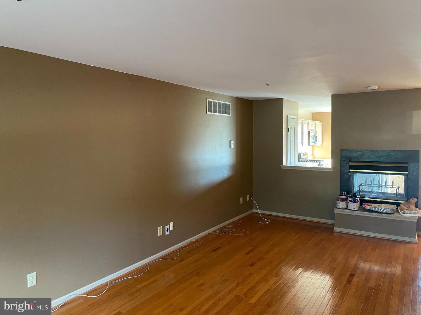 309 Huntington Ct #57 Property Photo 3