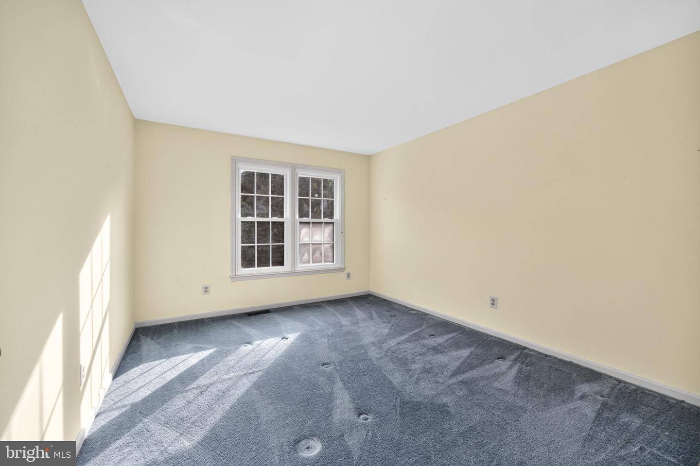 375 Country Ln Property Photo 28